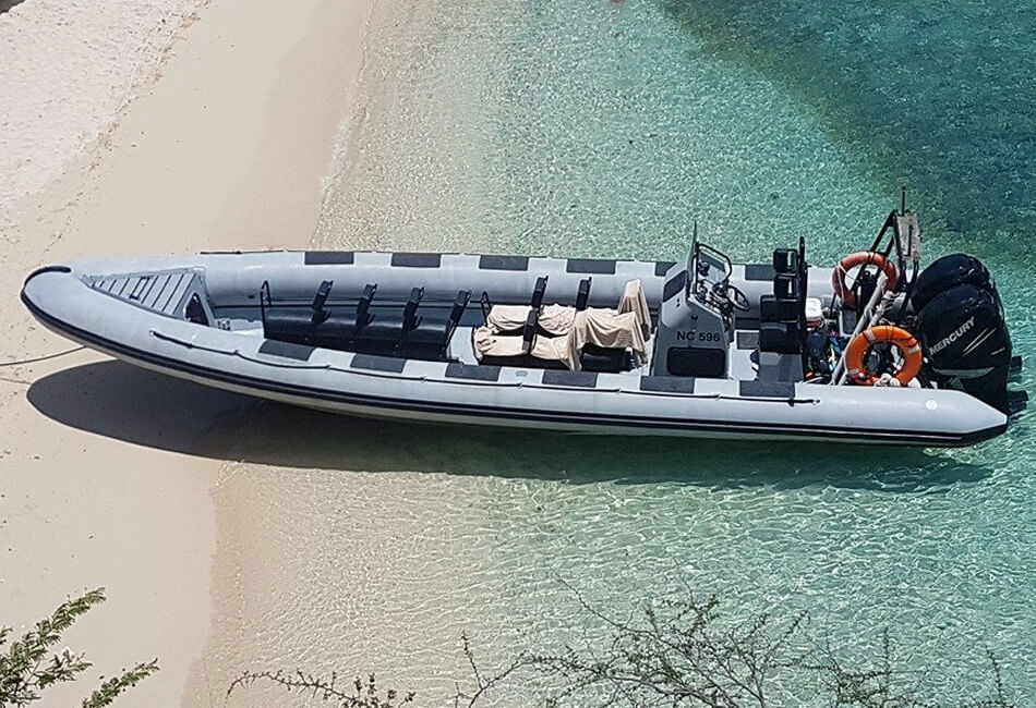 30-stopowa łódź motorowa żebrowa 